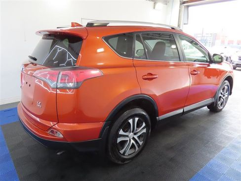 Used 2016 Toyota RAV4 LE image 15