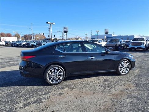 Used 2023 Nissan Altima 2.5 SL image 11