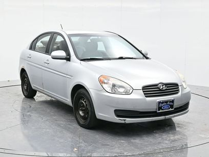 Used 2010 Hyundai Accent GLS w/ Premium Pkg 4