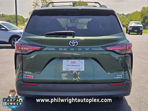 Used 2022 Toyota Sienna XLE FWD image 4