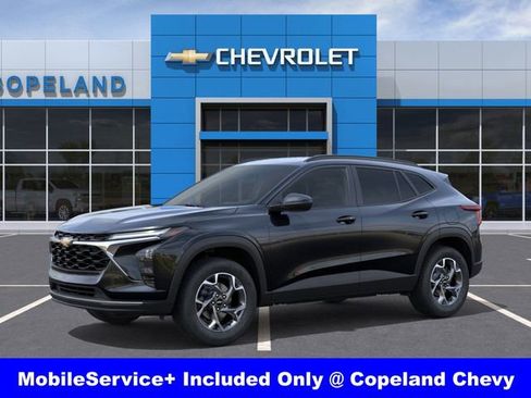 New 2026 Chevrolet Trax LT w/ Driver Confidence Package image 2