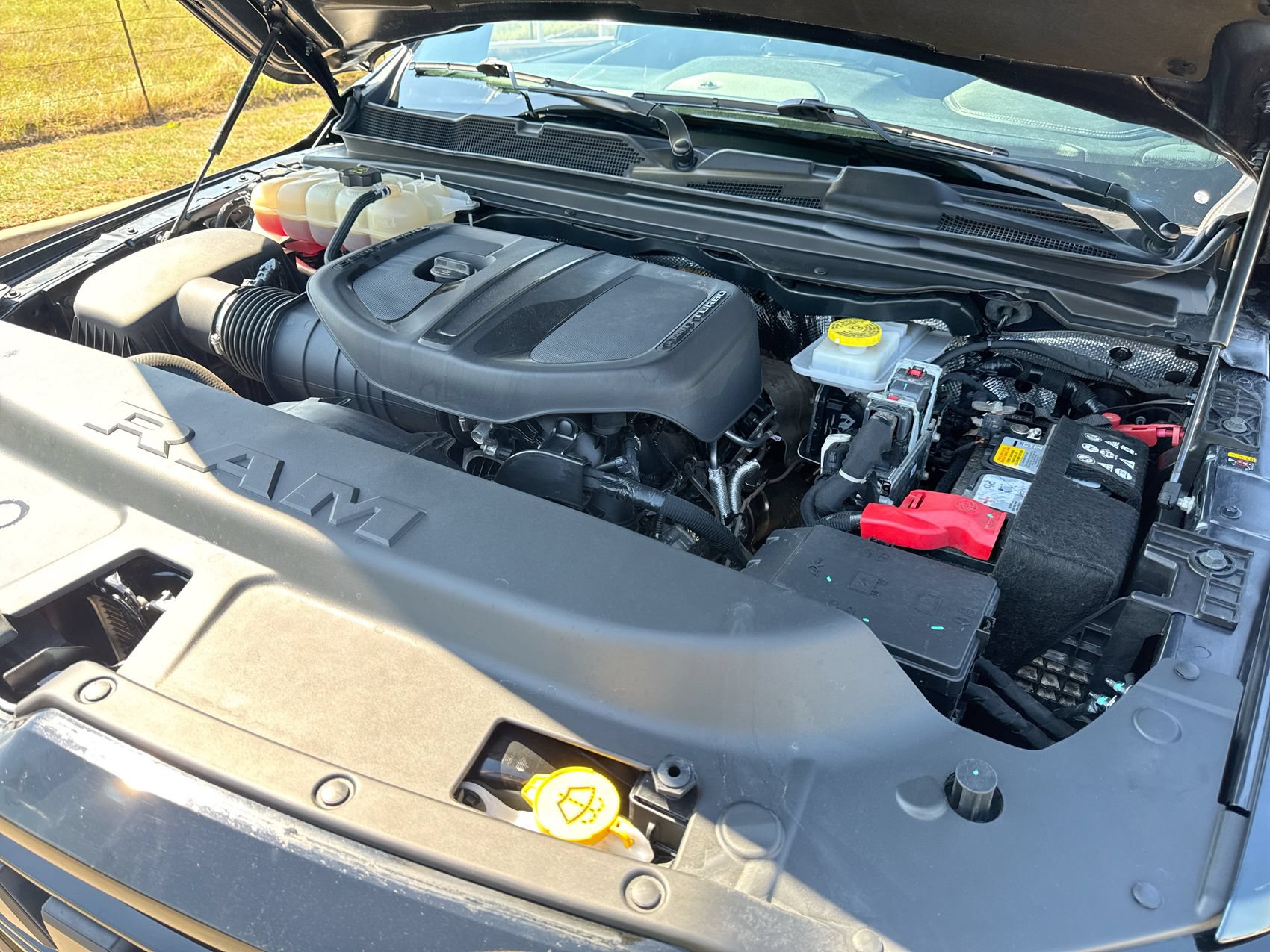 Used 2025 RAM 1500 Laramie w/ Night Edition AWD/4WD image 26