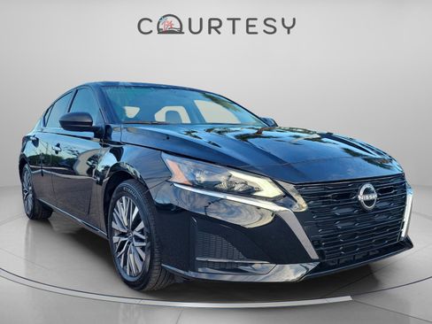 Certified 2025 Nissan Altima 2.5 SV image 6