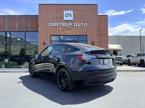 Used 2022 Tesla Model Y Long Range AWD/4WD image 4