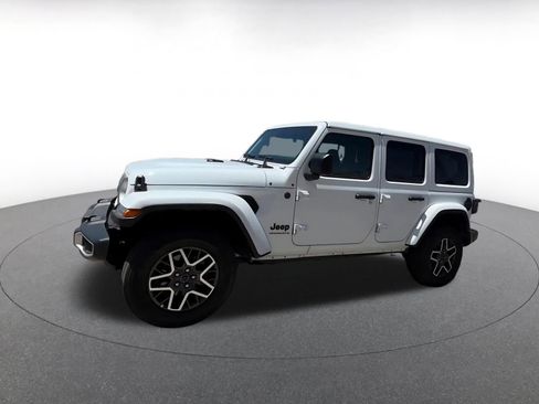 Used 2025 Jeep Wrangler Unlimited Sahara AWD/4WD image 8