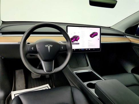 Used 2024 Tesla Model Y Long Range AWD/4WD image 12