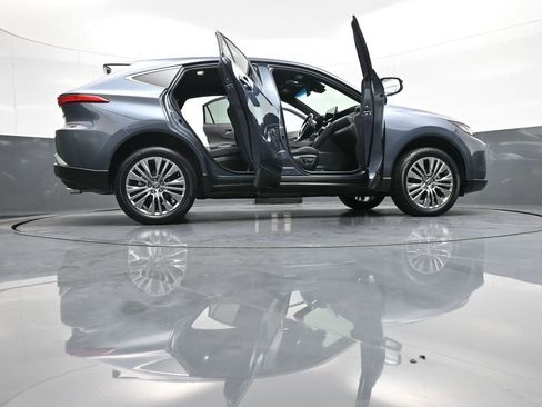 Used 2024 Toyota Venza Limited image 47