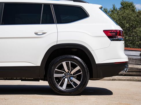 Certified 2023 Volkswagen Atlas SE AWD/4WD image 4