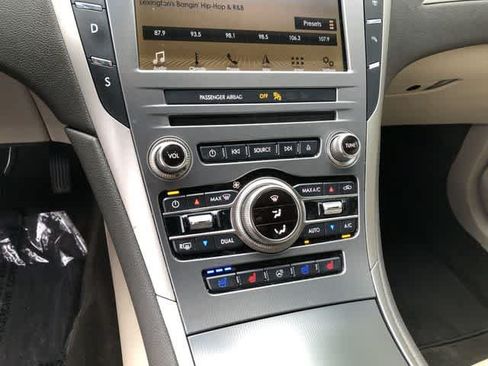 Used 2019 Lincoln MKZ Reserve FWD image 16