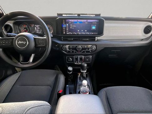 Used 2025 Jeep Wrangler Sport AWD/4WD image 8