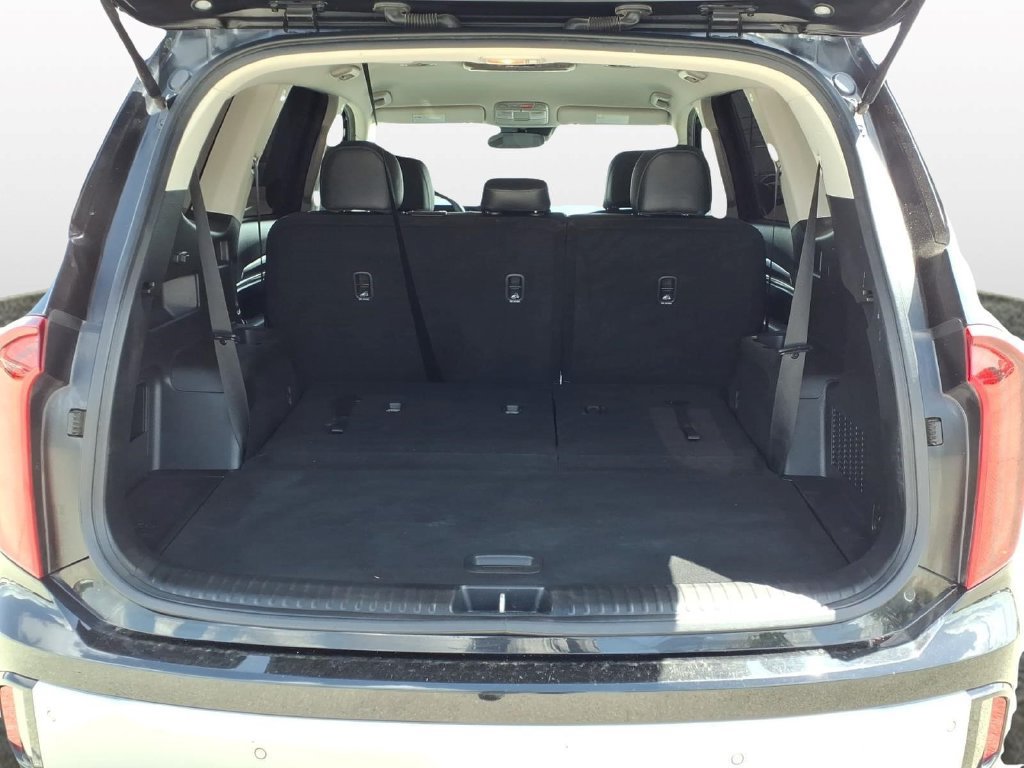 Used 2023 Kia Telluride LX FWD image 10