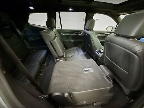Used 2024 Cadillac XT6 Premium Luxury image 33
