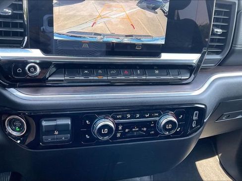 Used 2025 GMC Sierra 1500 SLT AWD/4WD image 16