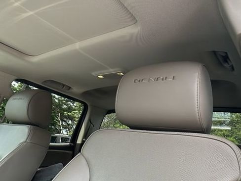 Used 2016 GMC Sierra 2500 Denali w/ Duramax Plus Package AWD/4WD image 31