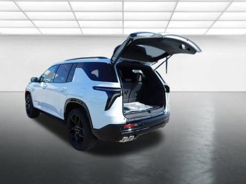 New 2026 Chevrolet Traverse RS w/ LPO, Floor Liner Package FWD image 24