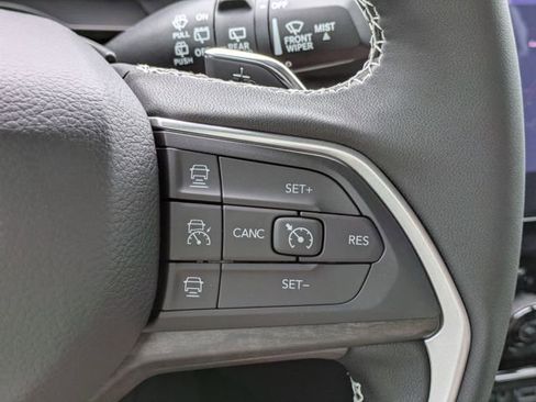 New 2025 Jeep Grand Cherokee Limited w/ Black Appearance Package image 19