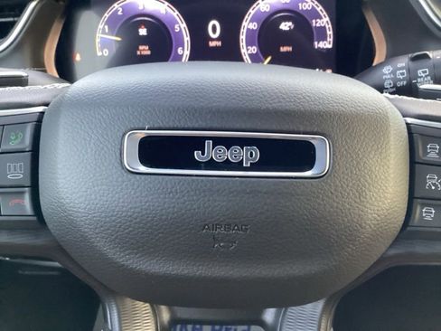 New 2025 Jeep Grand Cherokee Laredo X w/ Luxury Tech Group I image 33