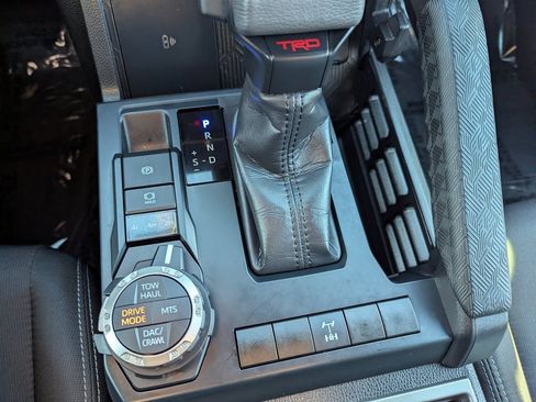 Used 2025 Toyota Tacoma TRD Off-Road image 19