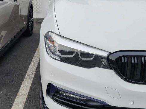 Used 2018 BMW 530i xDrive 530i xDrive image 3