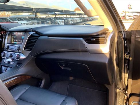 Used 2020 Chevrolet Suburban LT AWD/4WD image 18