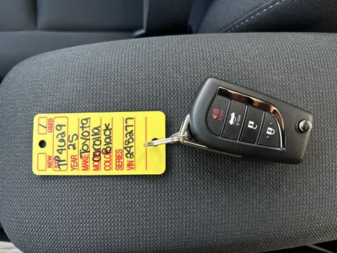 Used 2025 Toyota Corolla LE image 28