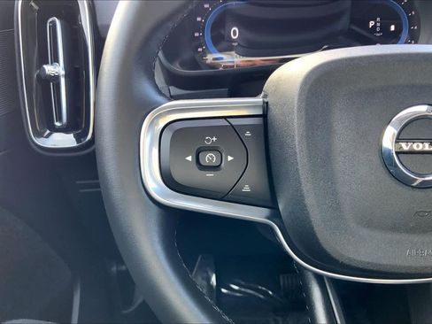 Used 2025 Volvo XC40 B5 Core w/ Protection Package Premier image 24