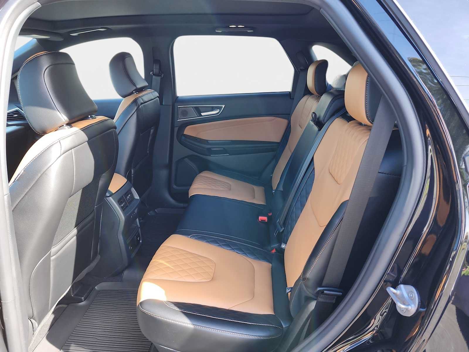 Used 2023 Ford Edge Titanium w/ Equipment Group 301A AWD/4WD image 15