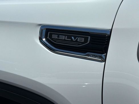 Used 2025 GMC Sierra 1500 SLT AWD/4WD image 6