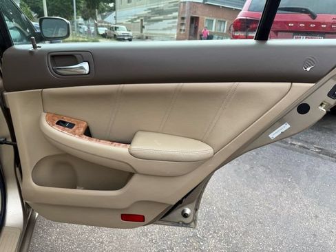 Used 2005 Honda Accord EX-L image 18