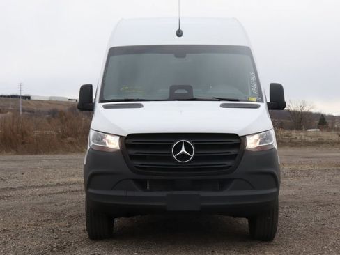 Used 2025 Mercedes-Benz Sprinter 2500 image 2