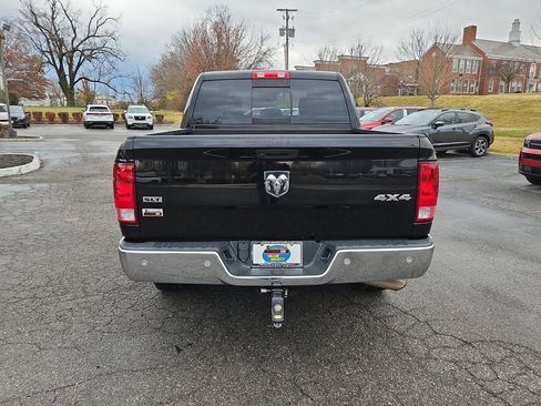 Used 2020 RAM 1500 Classic SLT w/ Luxury Group image 4