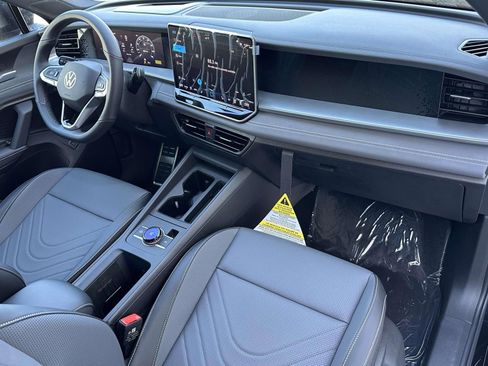 New 2026 Volkswagen Tiguan SE R-Line image 12