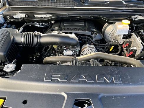 Used 2022 RAM 1500 Limited w/ Body-Colour Bumper Group image 28