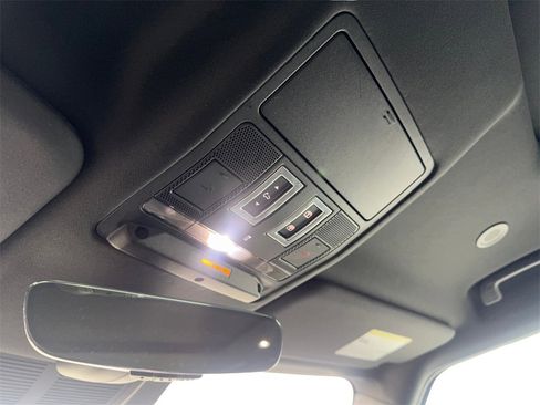 Used 2022 Land Rover Defender 110 X-Dynamic SE image 71