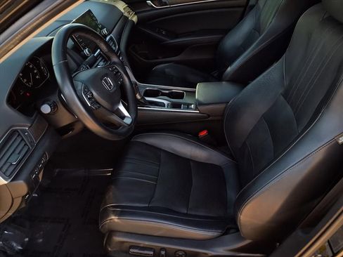 Used 2018 Honda Accord Touring image 15