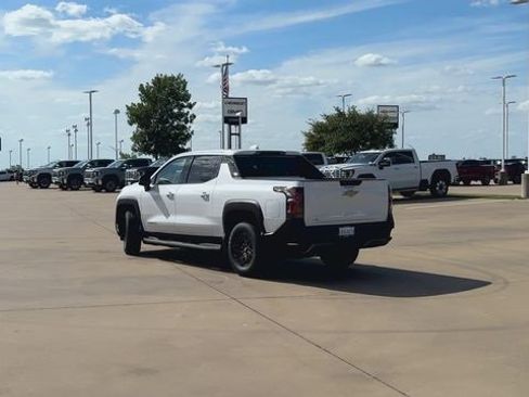 New 2026 Chevrolet Silverado EV LT image 8