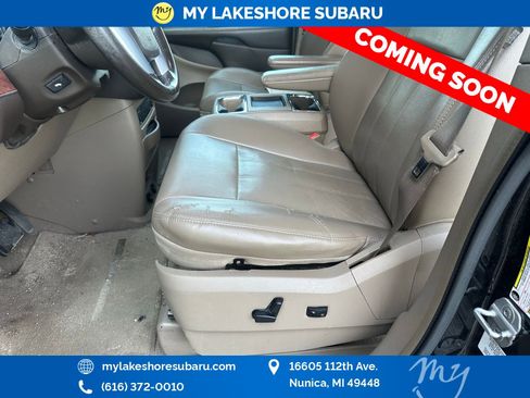 Used 2011 Chrysler Town & Country Touring-L w/ Entertainment Group #2 image 11