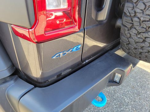 Used 2025 Jeep Wrangler Unlimited Rubicon 4xe w/ Convenience Group image 21