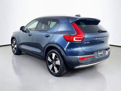 Used 2021 Volvo XC40 T5 Momentum w/ Protection Package Premier image 7