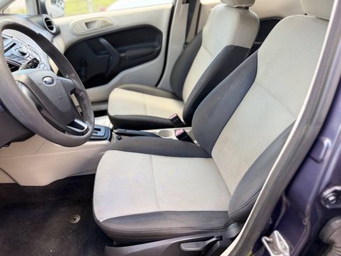 Used 2013 Ford Fiesta S w/ Convenience Pkg FWD image 9