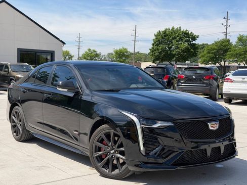 Used 2023 Cadillac CT4 V AWD/4WD image 5