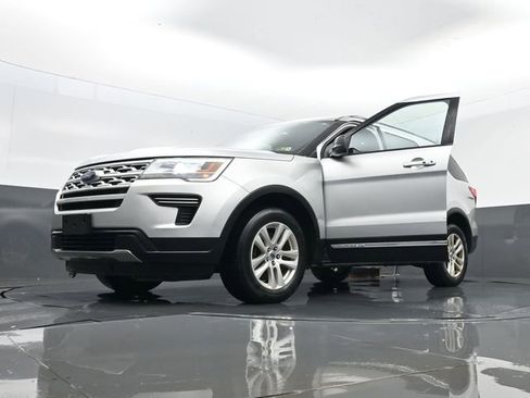 Used 2018 Ford Explorer XLT AWD/4WD image 34