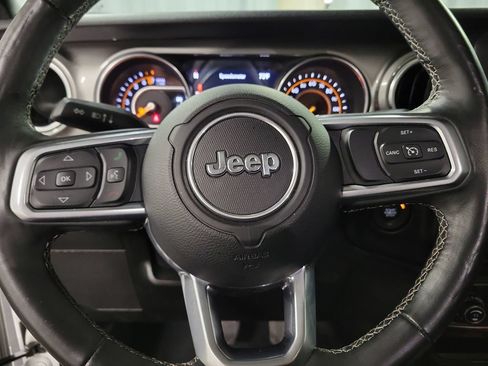 Used 2020 Jeep Gladiator Overland AWD/4WD image 26
