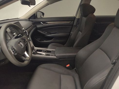 Used 2018 Honda Accord LX image 17
