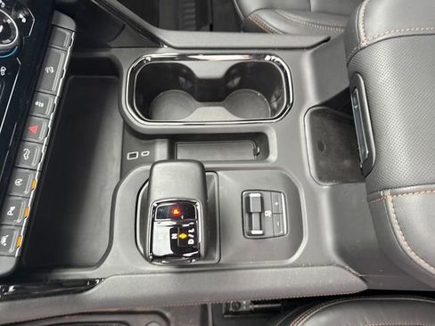 Used 2024 GMC Sierra 1500 AT4 w/ Technology Package image 28