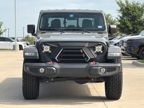 Used 2021 Jeep Gladiator Overland AWD/4WD image 2