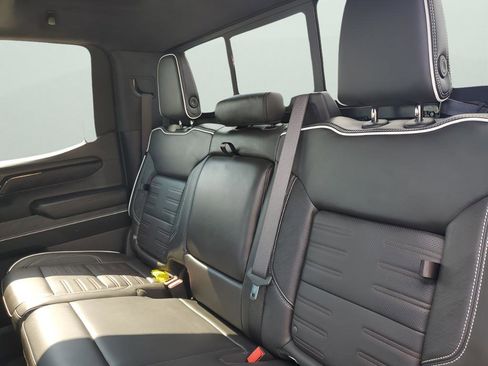 Used 2025 GMC Sierra 1500 AT4X image 19