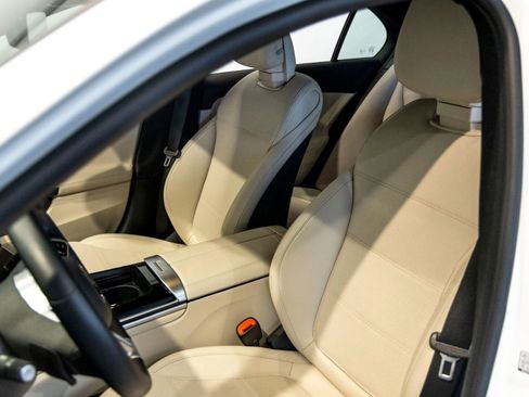 Used 2025 Mercedes-Benz C 300 Sedan image 13