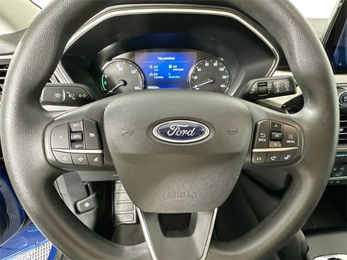 Used 2022 Ford Escape SE image 18