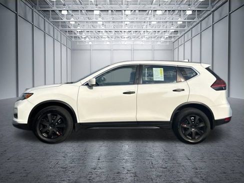 Used 2018 Nissan Rogue S AWD/4WD image 2
